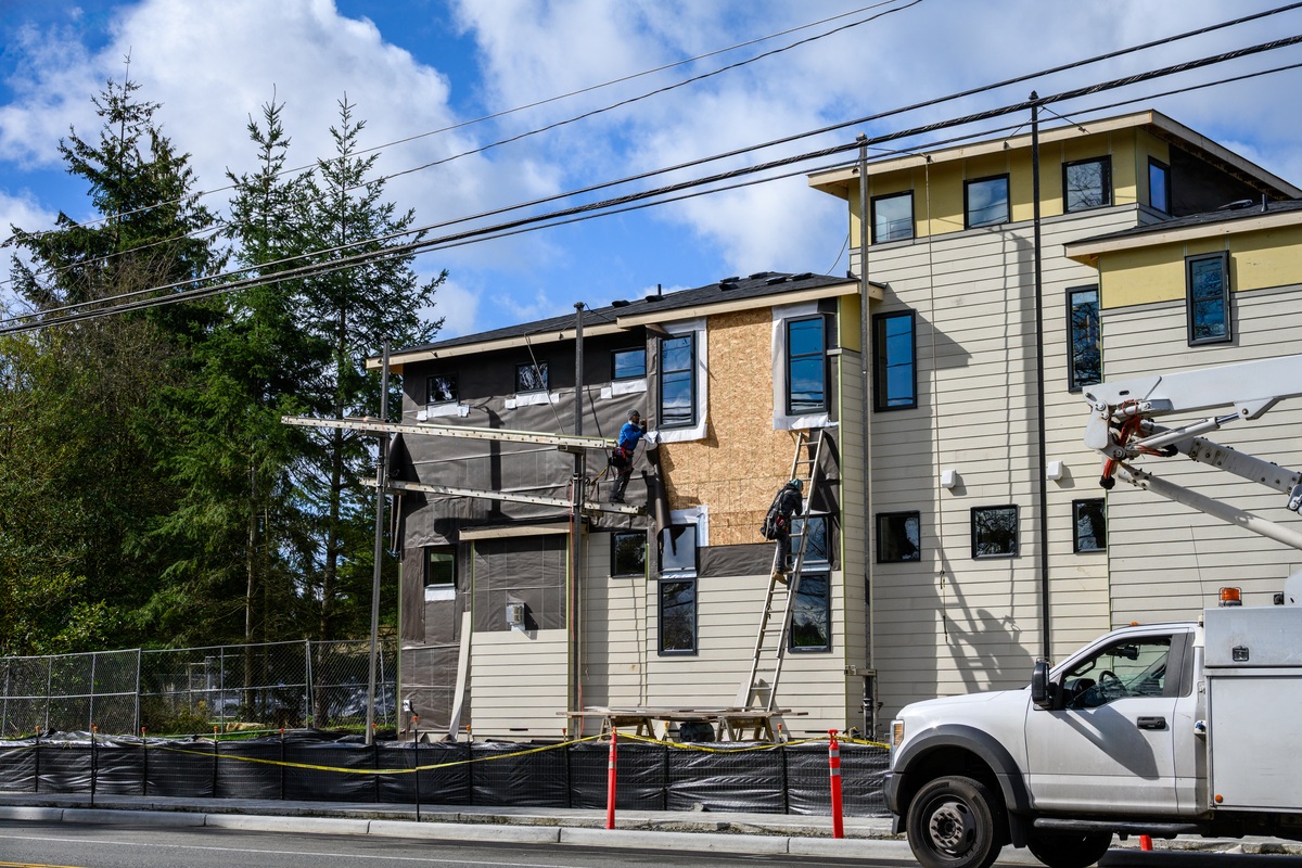 siding installation contractor